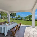 Villa James