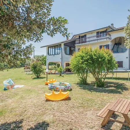 Villa James * San Costanzo